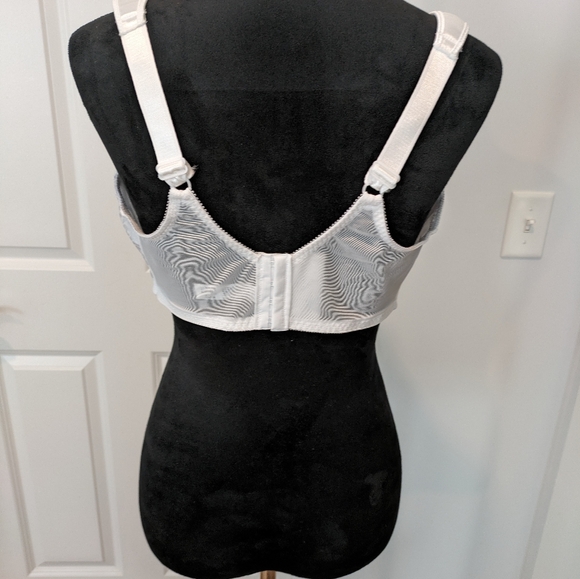 Women's Size 42 DD Bra New - Picture 2 of 2